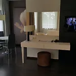 241lux W Diva
